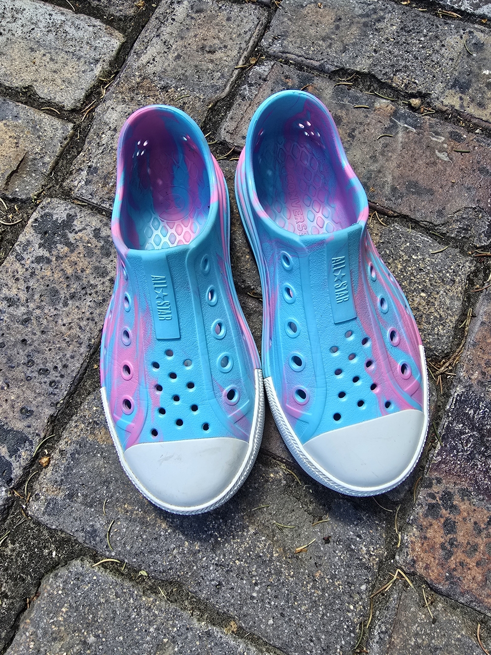 Converse All Star Slip-On Water Shoes in Aqua Blue & Pink — VGUC Youth Size 3